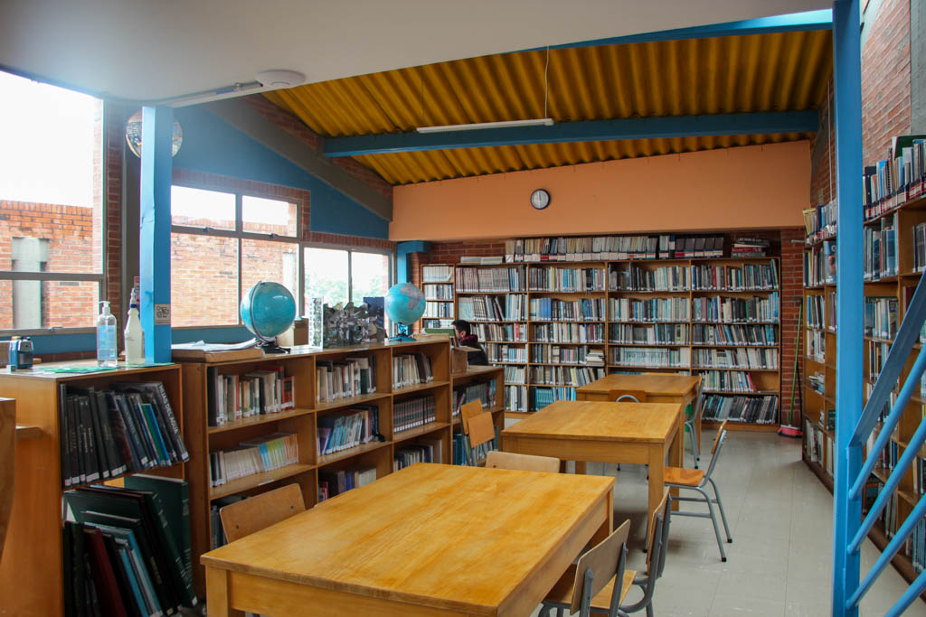 liceo-juan-ramon-jimenez-biblioteca-4